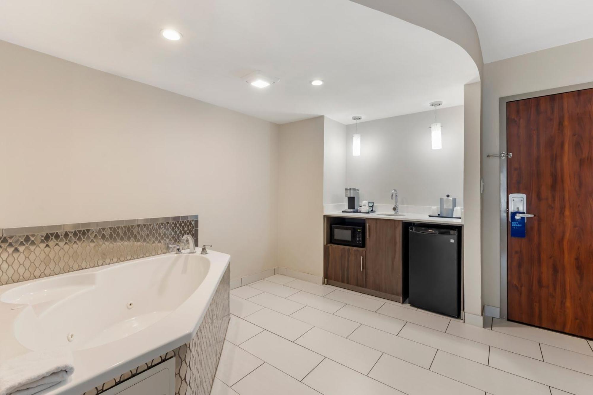 Holiday Inn Express & Suites Nashville Southeast - Antioch By Ihg Exteriör bild